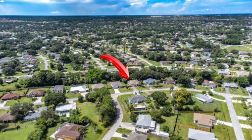 534 Sagamore Ter, Fort Pierce FL 34983-1240 exterior
