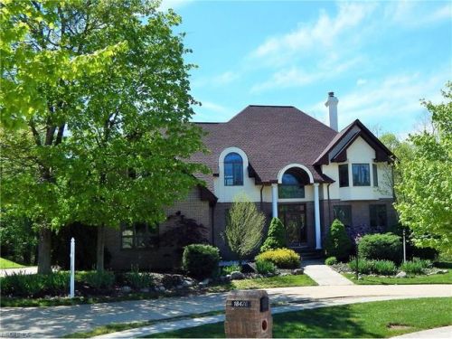 18476 Nantucket Row, Cleveland OH  44116-3775 exterior