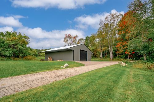 09222 23 1/2 St St, Gobles MI 49055-9253 exterior