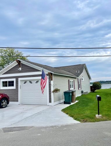 141 Lakeshore Blvd, Meskegon, MI 49444-3818