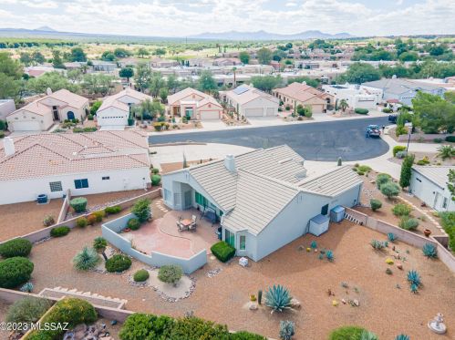 594 Mickelson Ln, Green Valley AZ 85614-5749 exterior