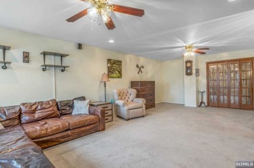 22 Amethyst Ln, Paterson NJ 07501-3364 exterior