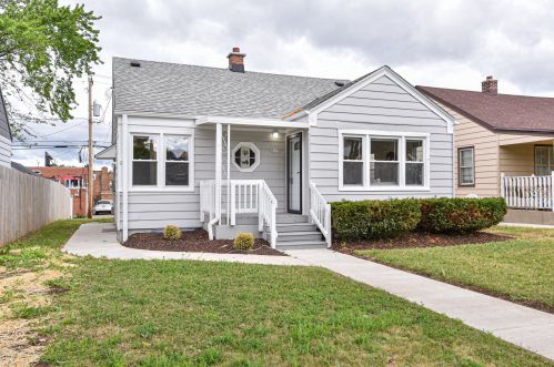 3173 26th St, Milwaukee, WI 53215-4420