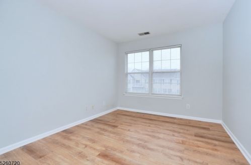 185 Mary Ct, Bridgewater, NJ 08807-5652