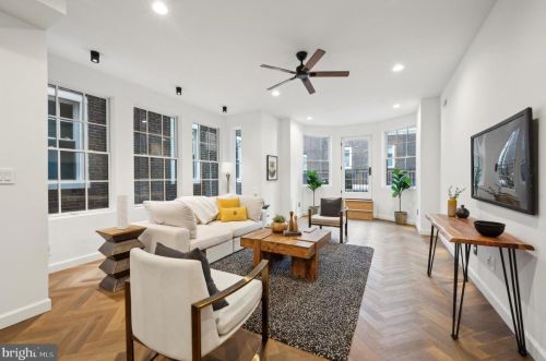 2037 Locust St, Philadelphia PA  19103-5613 exterior