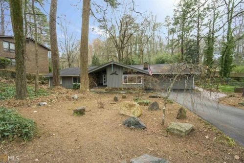 3867 Allsborough Dr, Tucker, GA 30084-2406