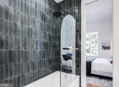 2013 Q St, Washington DC 20002-2373 exterior