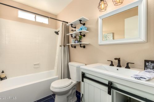 16450 47 Pl, Phoenix AZ 85018-2905 exterior