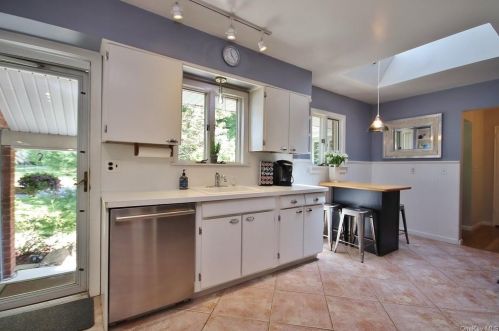 6 Mulberry Rd, Briarcliff, NY 10510-1240