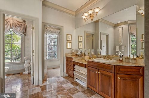 11300 Glen Rd, Rockville MD 20854-1849 exterior