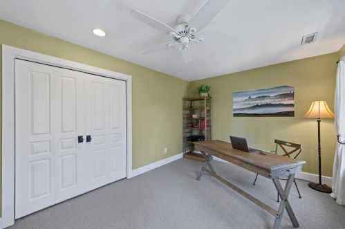 2332 Divot Dr, Saint Louis MO 63131-3240 exterior