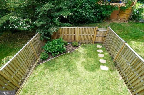 7707 Heatherton Ln, Rockville MD  20854-3212 exterior