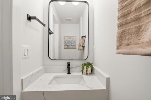 16 Adams St, Washington DC  20001-1026 exterior