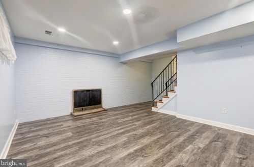 2998 Glenora Ln, Rockville MD 20850-3055 exterior