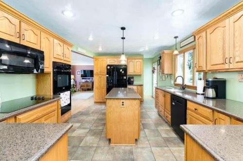 28148 Shr Dr, Gobles MI 49055-9115 exterior