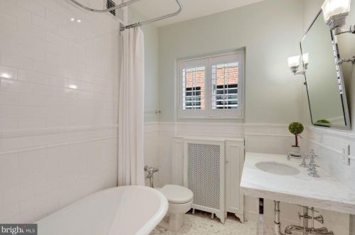 1812 24th St, Washington DC 20020-3422 exterior