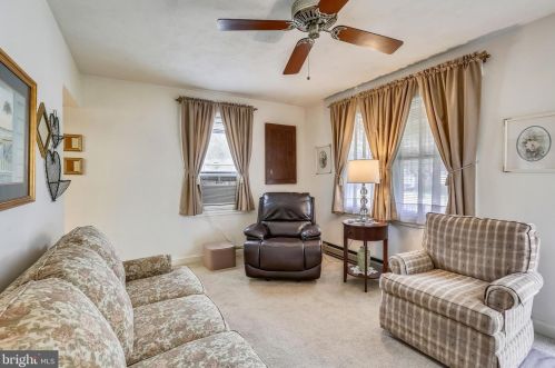 902 Lewis Ave, Rockville MD 20851-2350 exterior