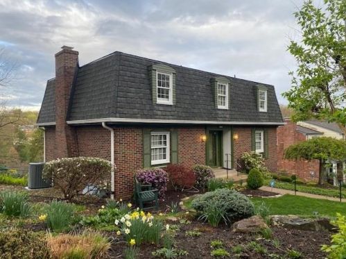 2095 Garrick Dr, Pittsburgh, PA 15235-5032