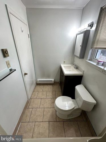 104 Armstrong Ln, Lancaster PA  17603-5972 exterior