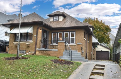 2518 16th St, Milwaukee, WI 53215-3038