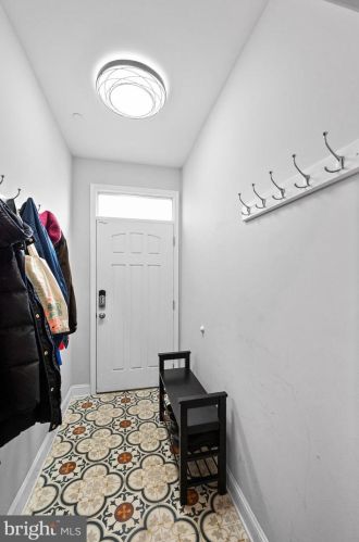 1006 11th St, Philadelphia, PA 19147-3817