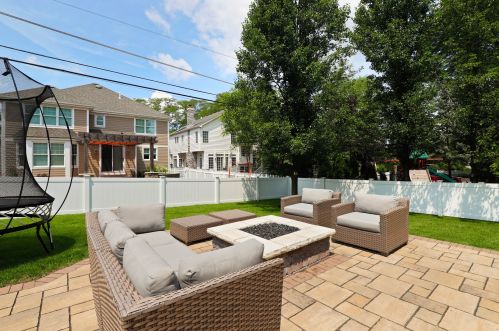 828 Colfax Ave, Elmhurst IL 60126-4535 exterior