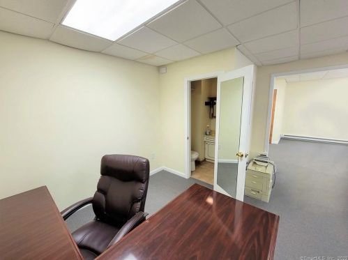 105 Olivia St, Derby CT 06418-1732 exterior