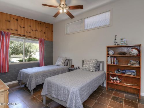 4615 43rd St, Phoenix AZ 85032-3323 exterior