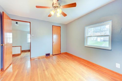 1453 Bellaire Pl, Pittsburgh PA 15226-1907 exterior