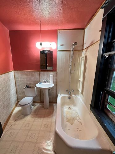 637 59 Ave, Duluth MN 55807-1908 exterior