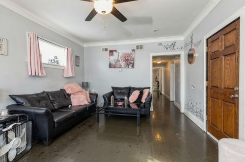 11824 Wentworth Ave, Chicago, IL 60628-6018