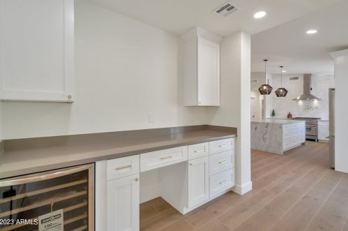 8001 11th Ave, Phoenix AZ  85021-5626 exterior