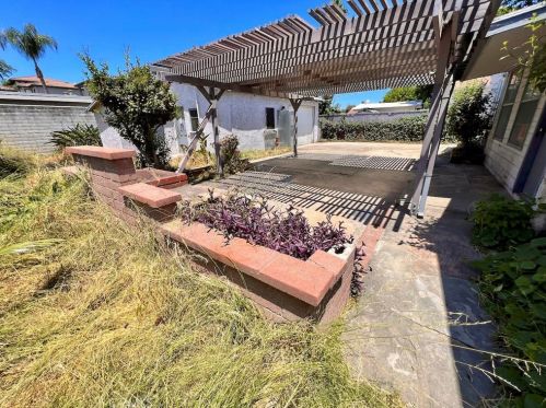 237 Edward Ave, Fullerton CA 92833-2807 exterior