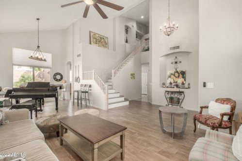 4564 Chisum Trl, Phoenix AZ  85050-8525 exterior