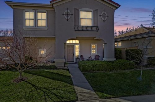 224 Marsalla Dr, Folsom CA 95630-7201 exterior