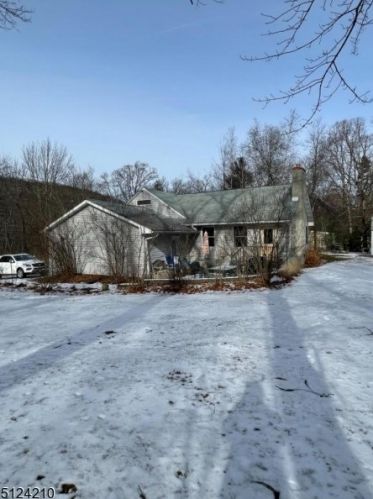 1020 Owassa Rd, Fredon NJ 07860-4120 exterior