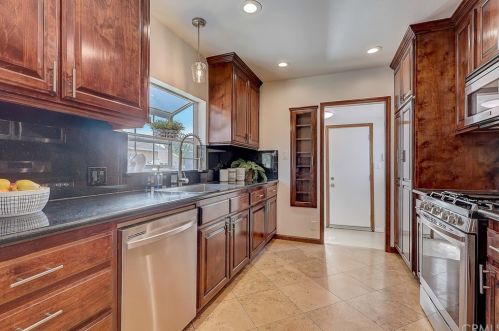 227 Waldo Ave, Fullerton CA  92833-2846 exterior