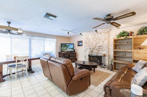 1700 Sandpiper St, Naples FL 34102-1508 exterior