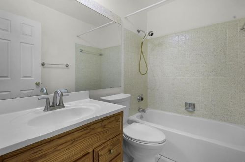 2755 Meramar Dr, Saint Louis MO 63129-5639 exterior