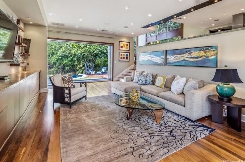 2984 Makalei Pl, Honolulu HI 96815-4743 exterior