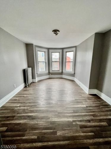 305 7th St, Newark NJ  07103-2303 exterior