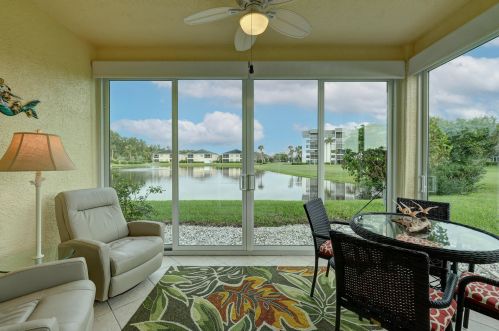 702 Southstar Dr, Fort Pierce FL 34949-9120 exterior