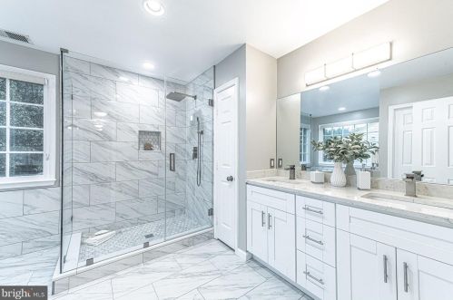 7712 Midday Ln, Alexandria VA 22306-2758 exterior