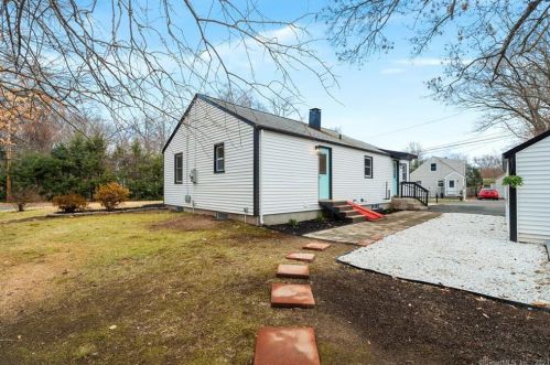 174 Spring St, Windsor Locks CT  06096-1732 exterior