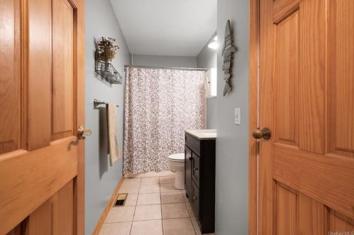 64 Phillips St, Middletown NY 10940-3303 exterior