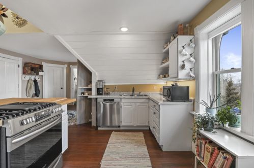 2126 Juneau Ave, Milwaukee WI 53233-1119 exterior