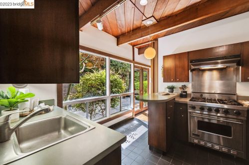 140 Avenida Dr, Berkeley CA 94708-2145 exterior