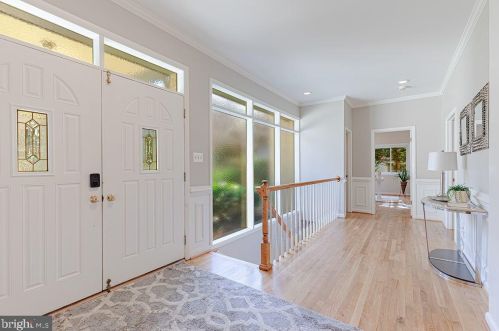 1515 Highwood Dr, Mc Lean VA  22101-5800 exterior