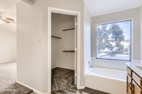 19045 31 Pl, Phoenix AZ 85050-2522 exterior