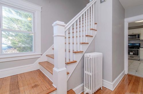 23 Holl St, Manchester CT 06040-5325 exterior